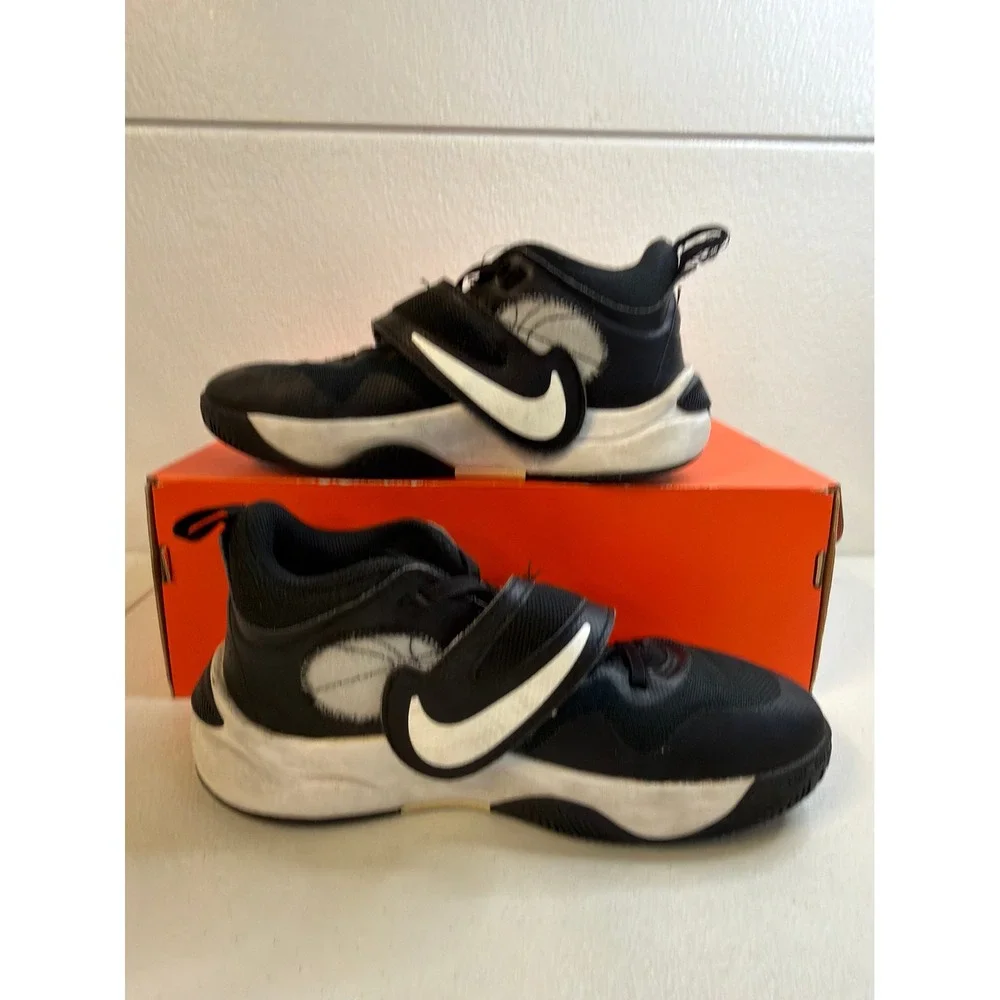 Nike Team Hustle D 11 Black White 6c #2550